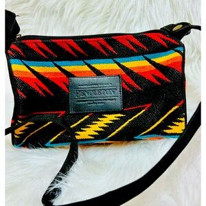 EUC Pendleton Aztec Wool Shoulder‎ Bag with Leather Strap